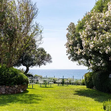 Hotel Capo D'uomo 3*